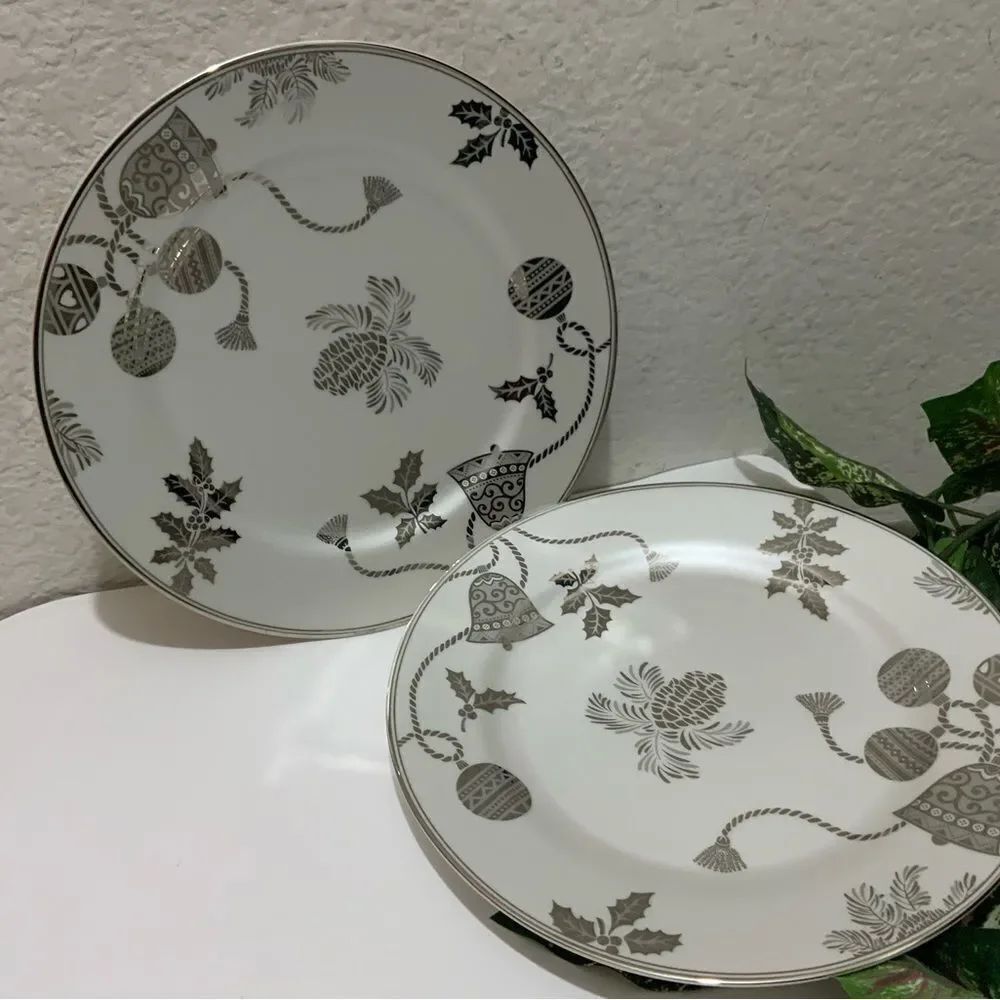 New set of 2 Mikasa  holiday gala salad plates 9” silver white